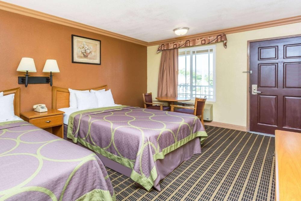 Queen Room with Two Queen Beds - Non-Smoking