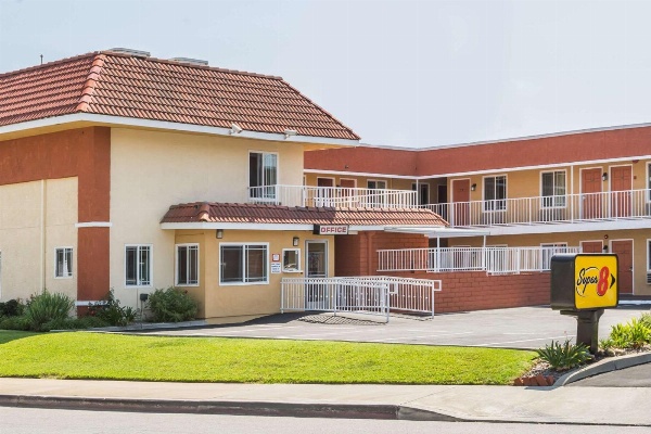 Super 8 by Wyndham Azusa Main image